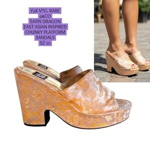 RARE  VTG 90s Nine & Co. Gold Satin Dragon Print Platform Wedges - Size 10